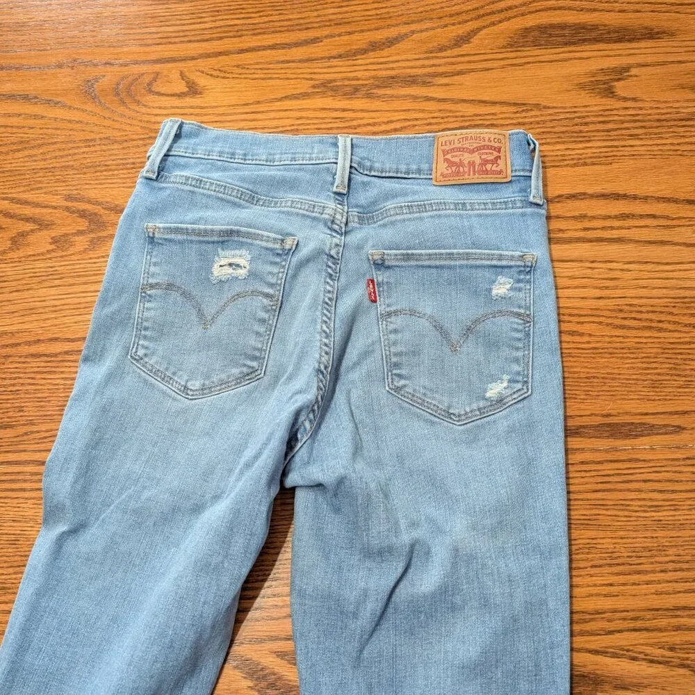 Levi's Distressed, Junior size 2, Stonewash blue, skinny Jeans, 27 x 30